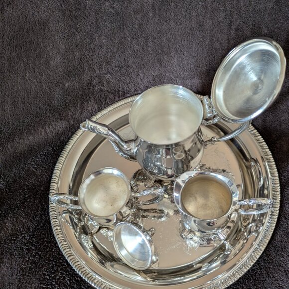 CHILD'S SILVER-PLATE TEA SET - Picture 4 of 4